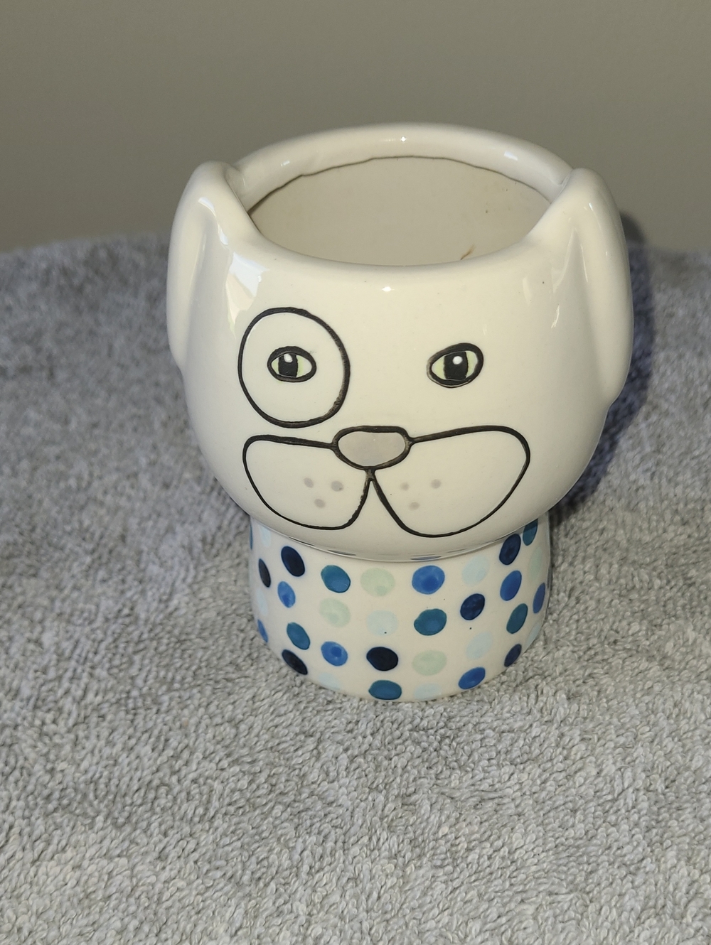 White Ceramic Dog Planter with Blue Polka-Dot Base-2"